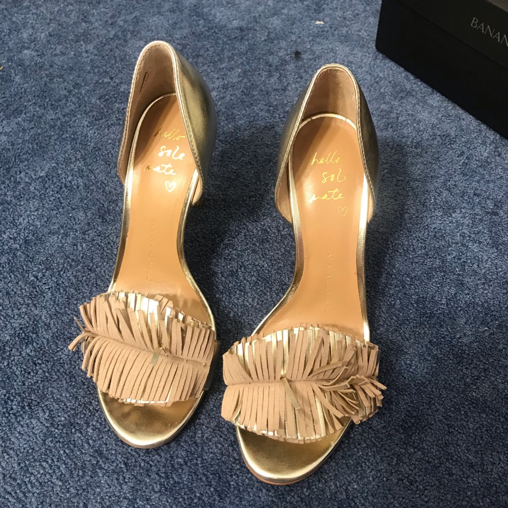 Banana Republic Pale Gold Honey Fringe Pump